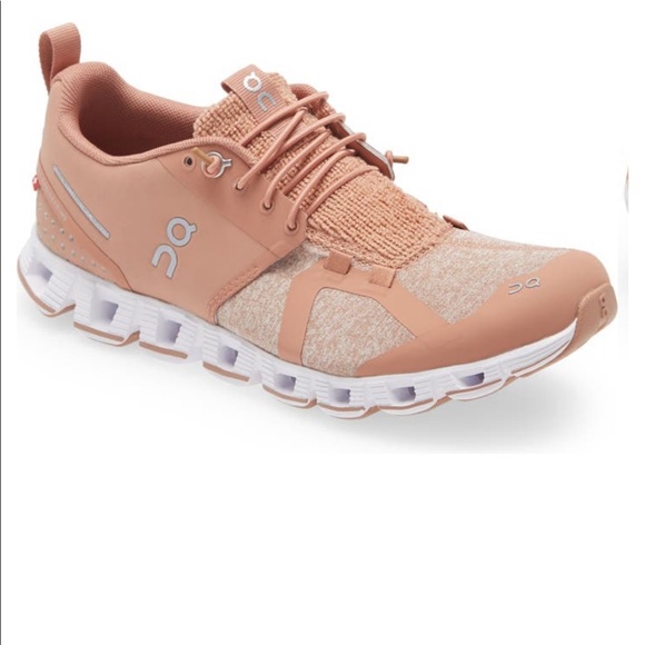 On Running Shoes - On cloud running sneakers 🐷